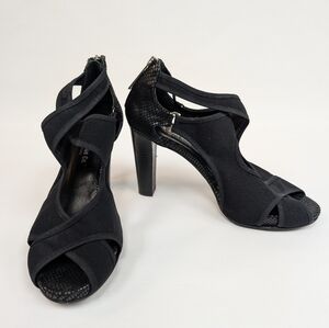 Right Bank Shoe Co Black strappy leather heels 9M